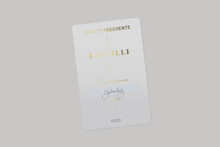 Logo and loyalty card with gold foil print finish for Monterrey-based traditional Italian restaurant Iannilli designed by Savvy