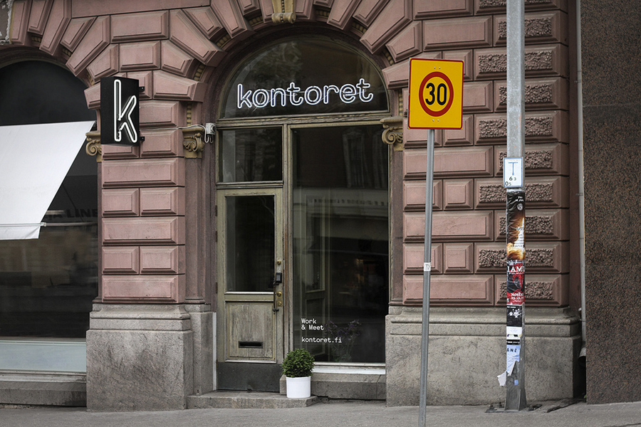 Logo and exterior signage designed by Werklig for Helsinki, by the hour, office space provider Kontoret