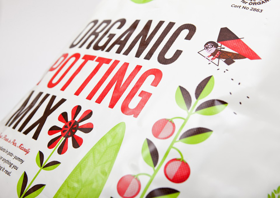 Packaging and illustration by Marx Design for organic compost Living Earth