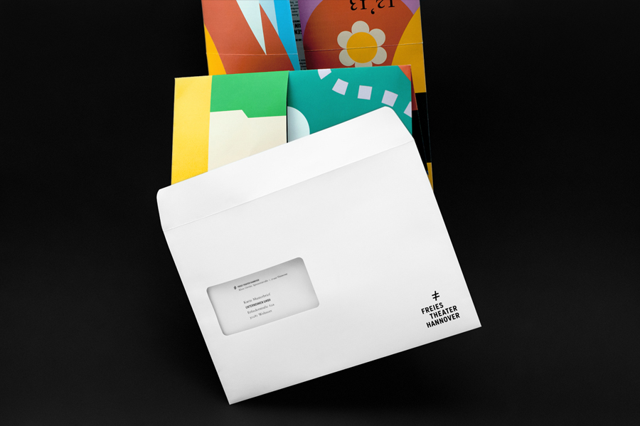 Mailer with bright illustrative detail for Freies Theater Hannover by Bureau Hardy Seiler