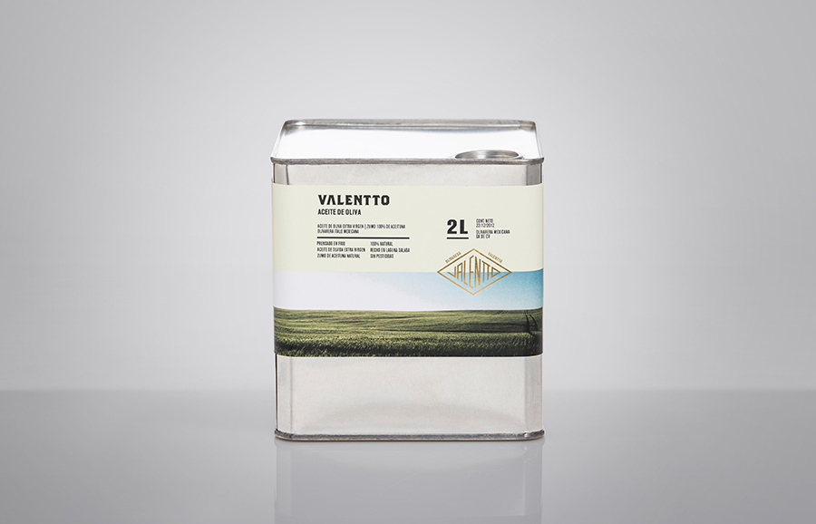 Logo and packaging designed by Anagrama for olive oil Valentto 