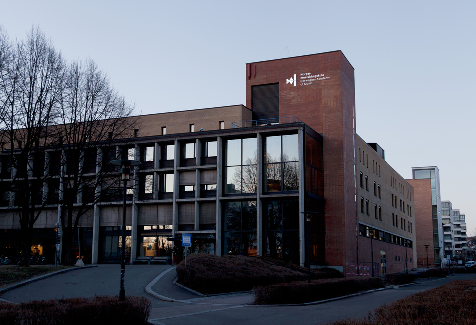 Logo and exterior signage for the Norwegian Academy of Music designed by Neue