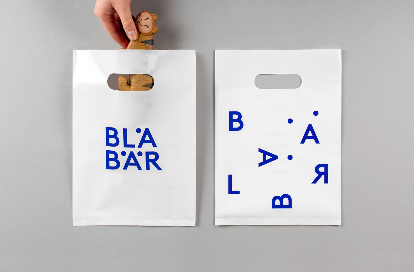 Brand identity and bags by Swedish studio BVD for Blå Bär, an Osaka-based retailer of Scandinavian goods