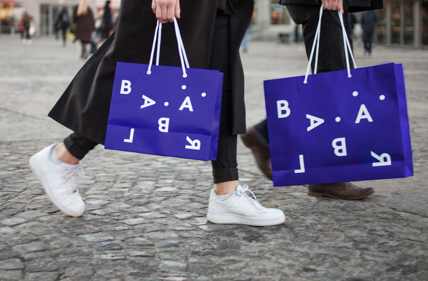 Brand identity and bags by Swedish studio BVD for Blå Bär, an Osaka-based retailer of Scandinavian goods
