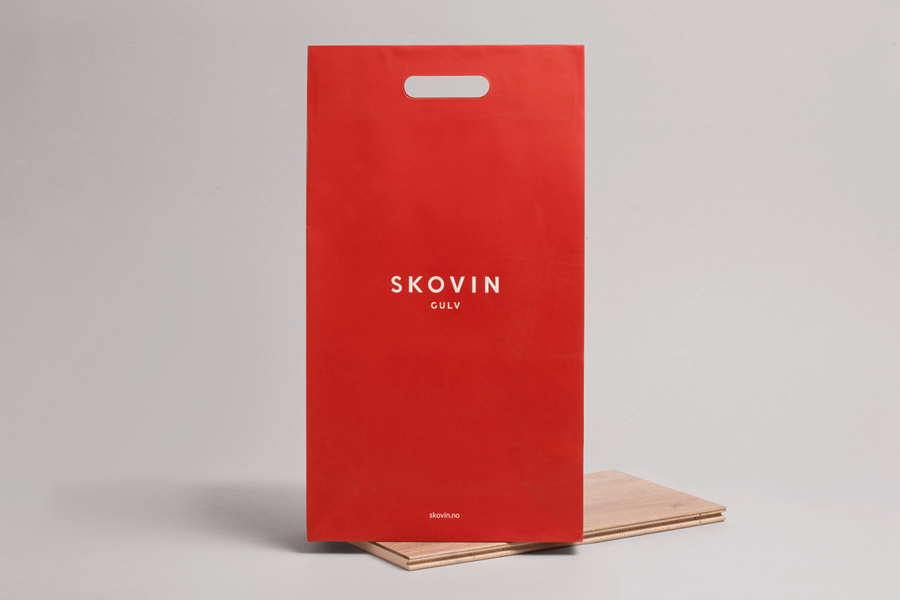 Logotype and bag designed by Heydays for Norwegian high-end wood flooring specialist Skovin