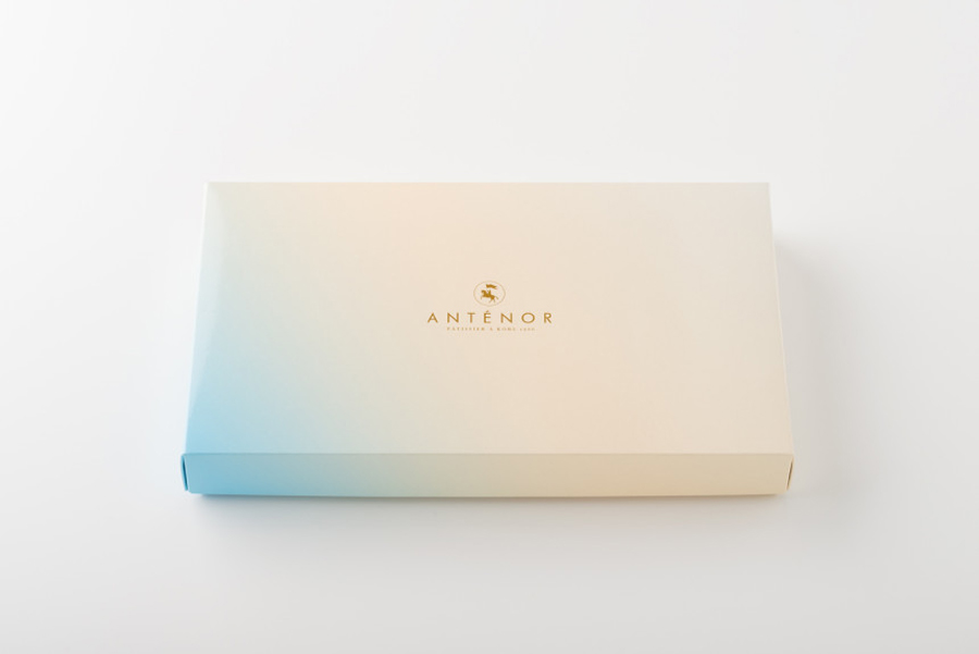 Summer gift set packaging for Antéoise designed by UMA