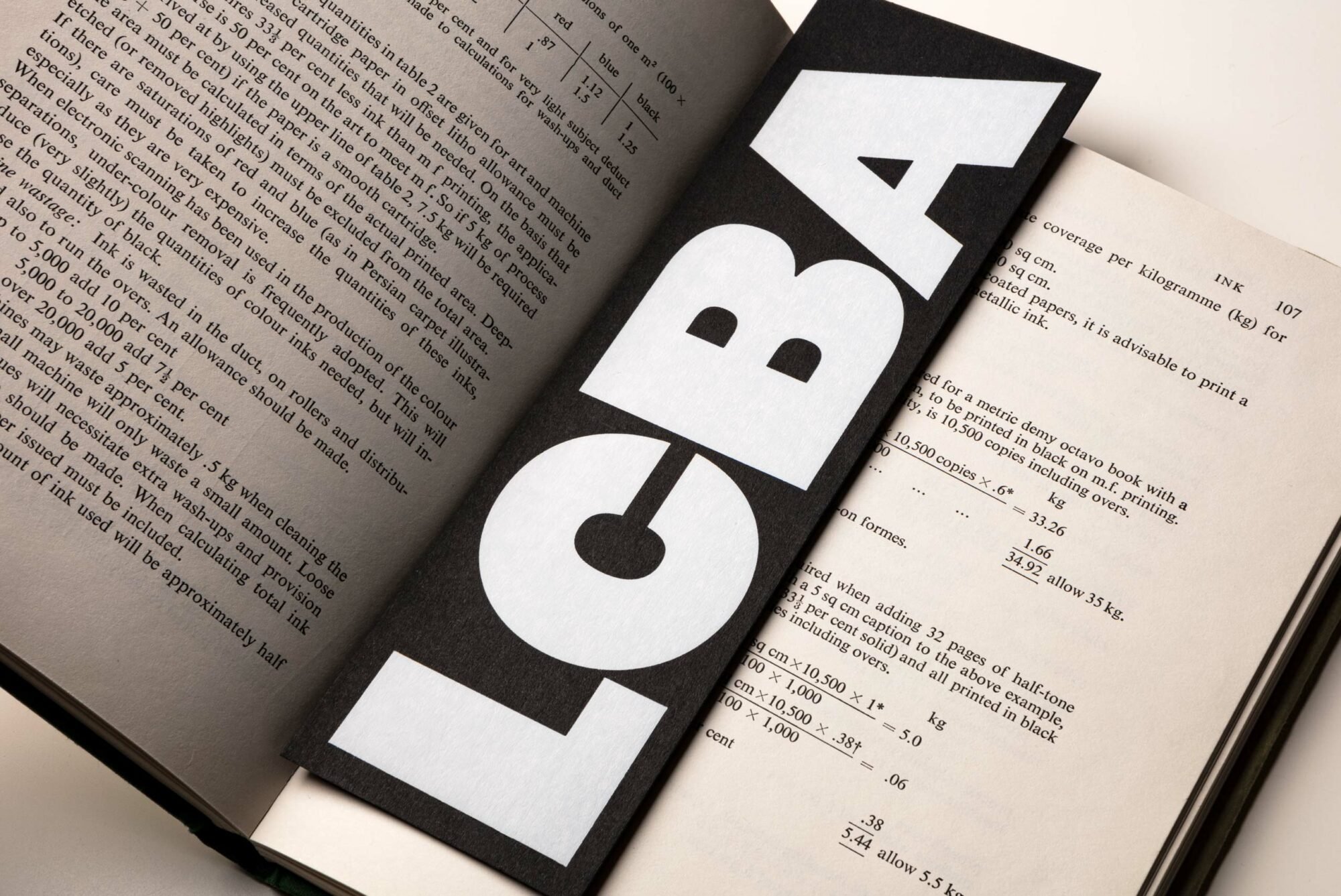 Logotype in Commercial Type's Original Sans en bladwijzerontwerp voor het London Centre for Book Arts, ontworpen door Studio Bergini