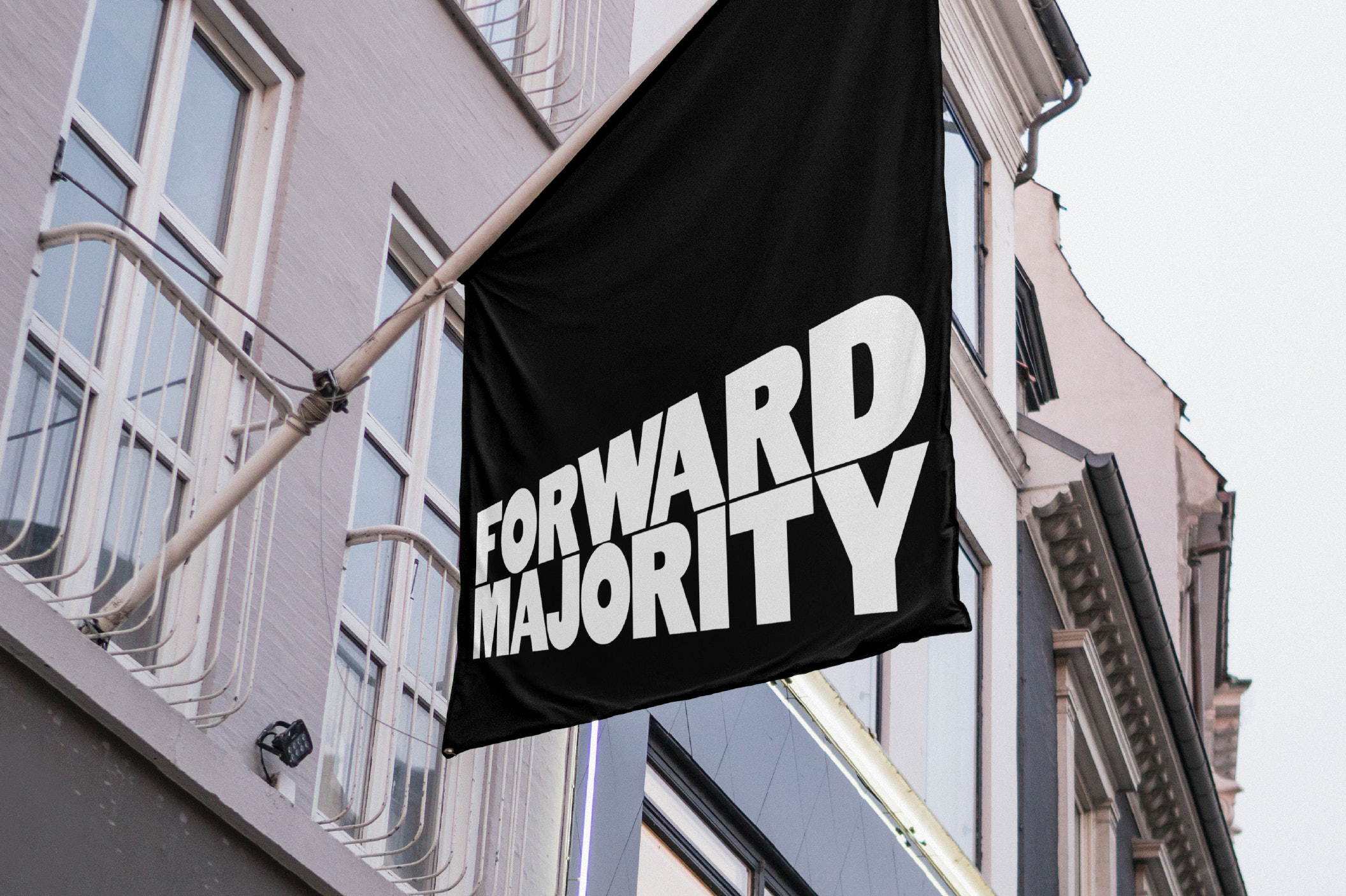 Identitas visual dan bendera untuk komite aksi politik Forward Majority dirancang oleh studio Order yang berbasis di New York