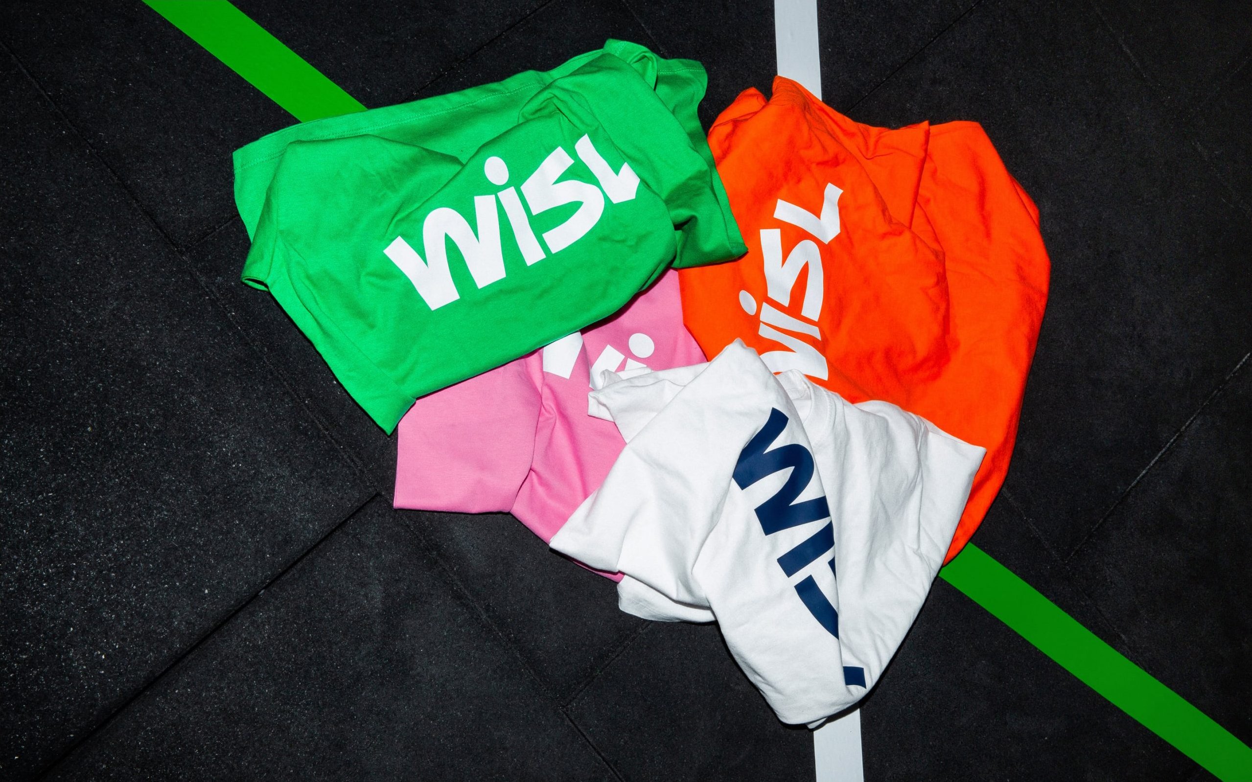 Logo, brand identity and app for social sports community platform Wisl designed by Lithuanian studio andstudi