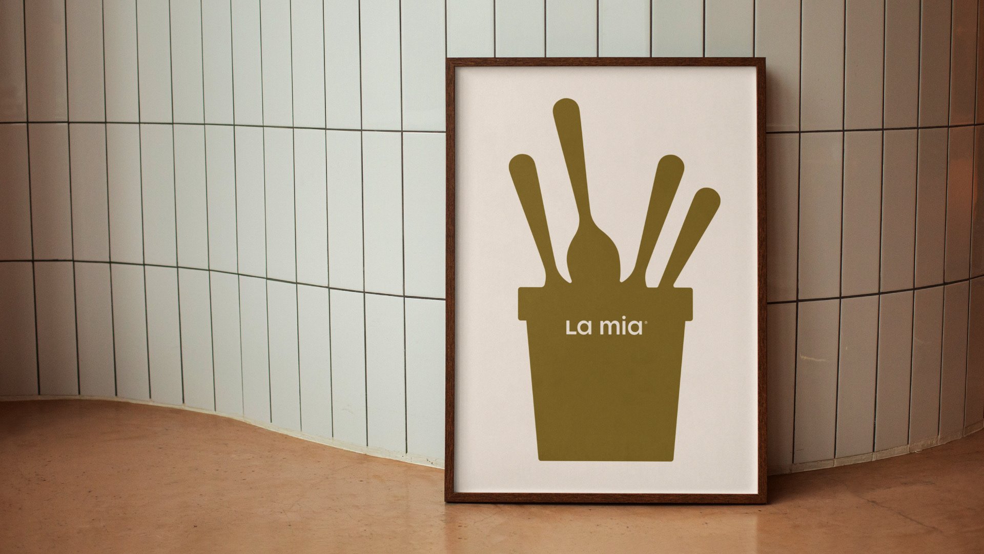 Logotype, typography, packaging and motion graphics for São Paulo-based gelato business La Mia designed by Papanapa