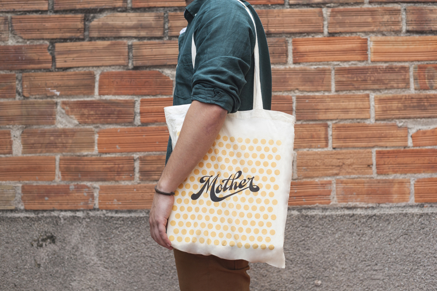 Logotype and tote bag for cold pressed juice company Mother designed by Mucho
