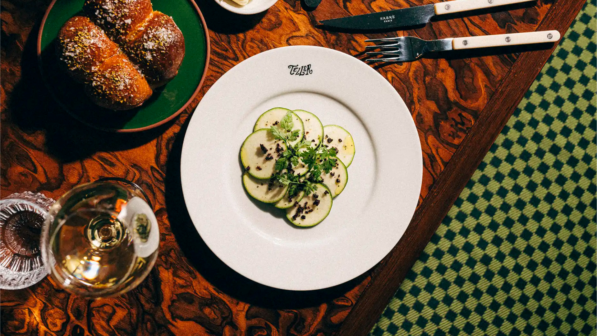 Logotype, illustration and website for Helsinki restaurant Teller designed by Werklig Logotype, illustration and website for Helsinki restaurant Teller designed by Werklig